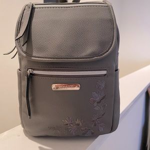 Medium size backpack, color, gray.